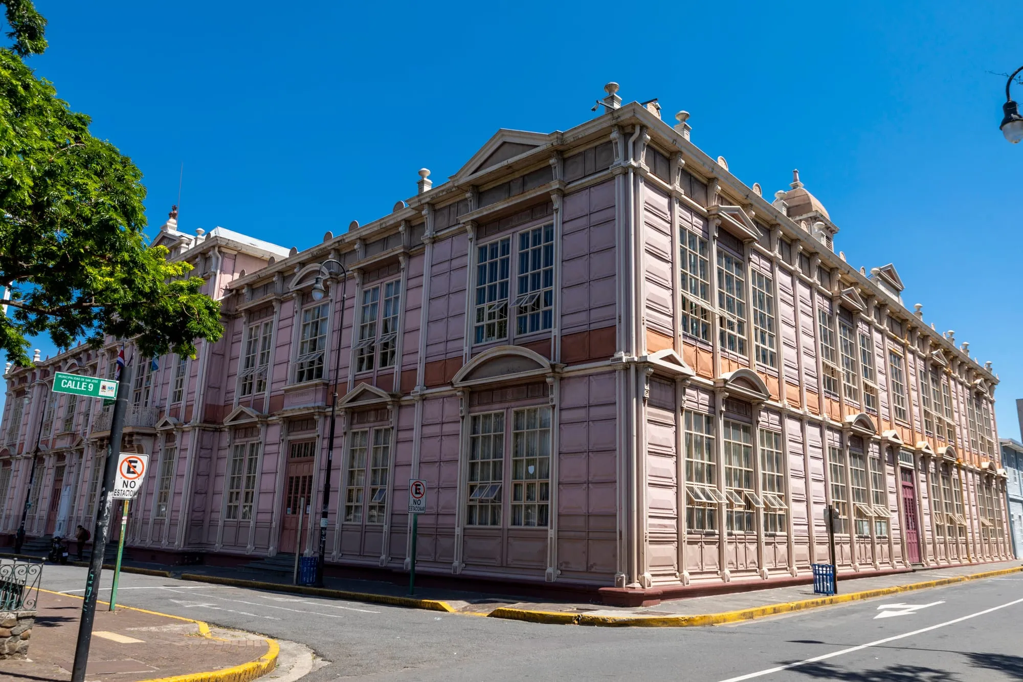 Edificio Metálico